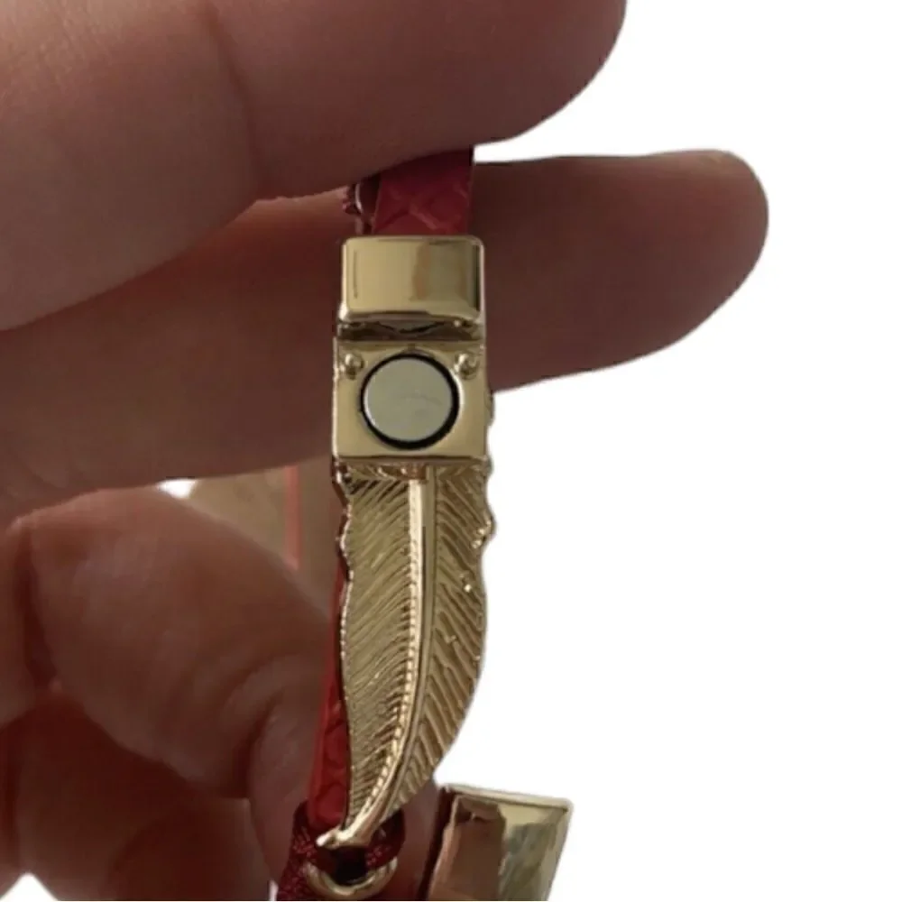 🌼🌼Red leather wrap around bracelet with leaf NWT 🌼🌼